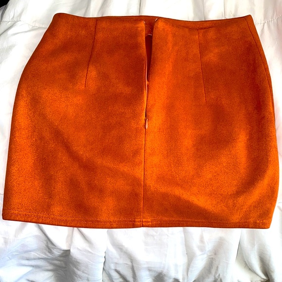 Better Be Rust color suede skirt - Picture 3 of 6
